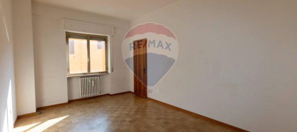 9-salle Appartement à Jesi, Italy No. 9135 6