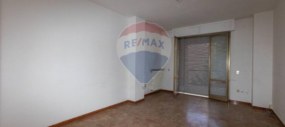 9-salle Appartement à Jesi, Italy No. 9135 7
