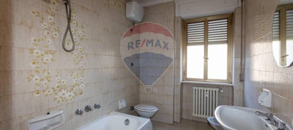 9-salle Appartement à Jesi, Italy No. 9135 9