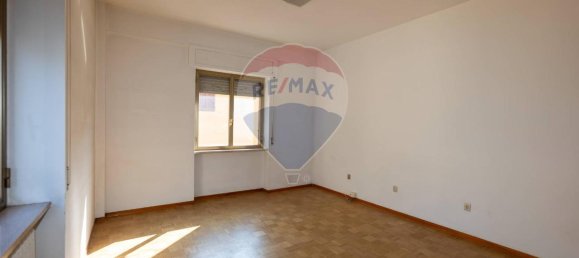 9-salle Appartement à Jesi, Italy No. 9135 3
