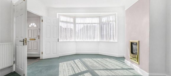 3 bedrooms House in Cockfosters, United Kingdom No. 6643 18