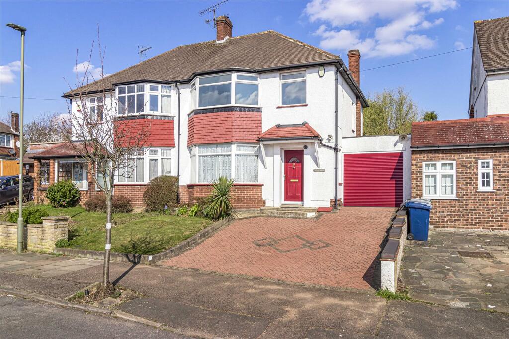 3 bedrooms House in Cockfosters, United Kingdom No. 6643