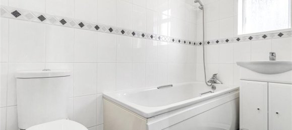 3 bedrooms House in Cockfosters, United Kingdom No. 6643 25