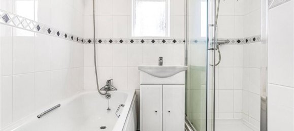 3 bedrooms House in Cockfosters, United Kingdom No. 6643 26