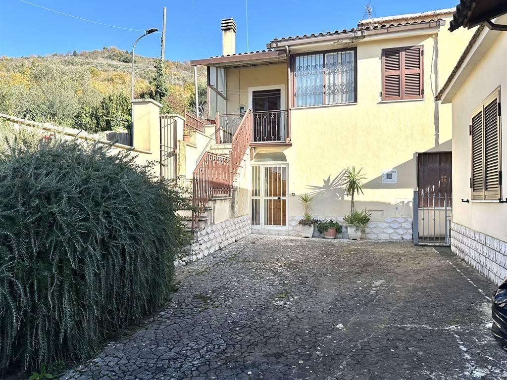 Квартира с 3 комнатами в Поли, Италия № 33989