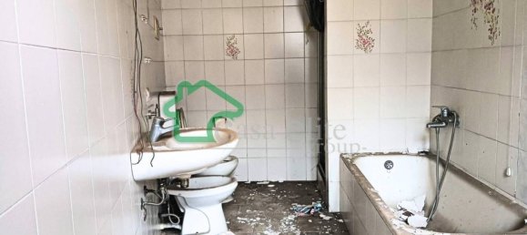 4-salle Appartement à Magnago, Italy No. 12787 8