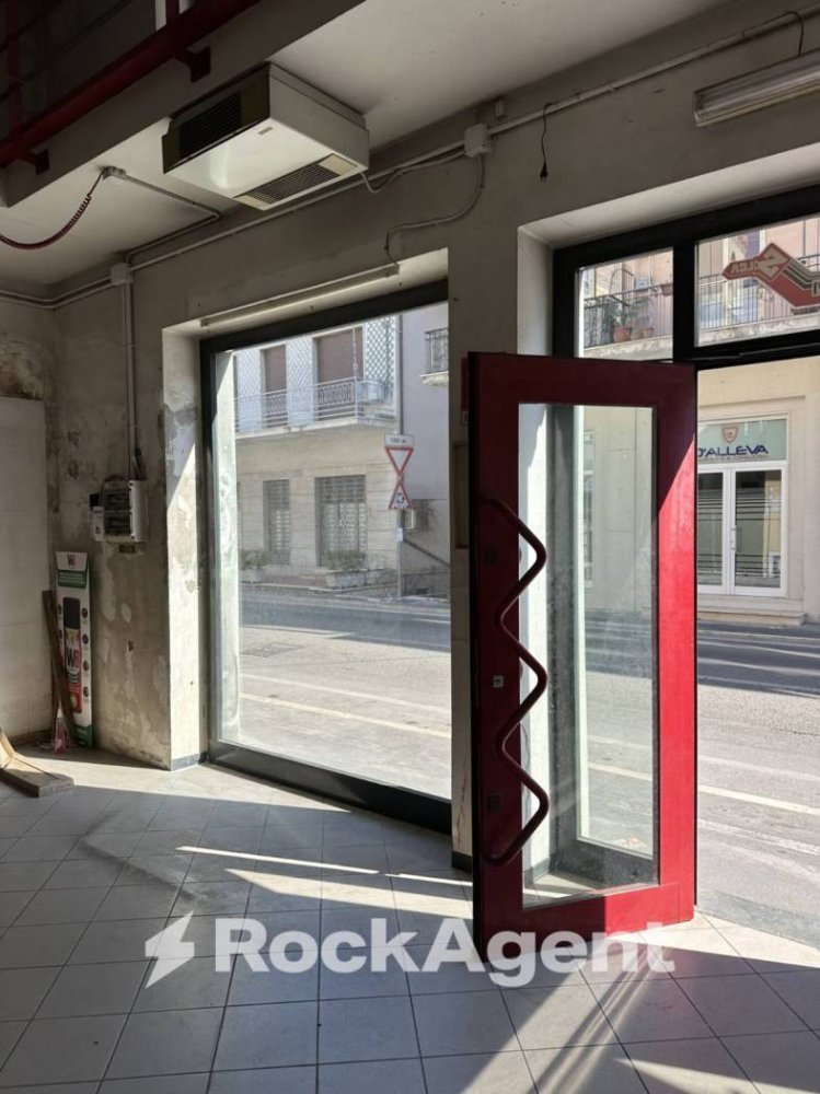 122m² Commercial property in Francavilla al Mare, Italy No. 293787