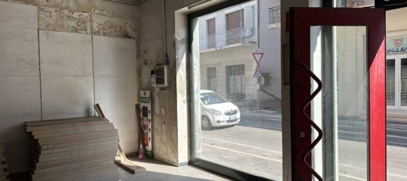 122m² Commercial property in Francavilla al Mare, Italy No. 293787 2