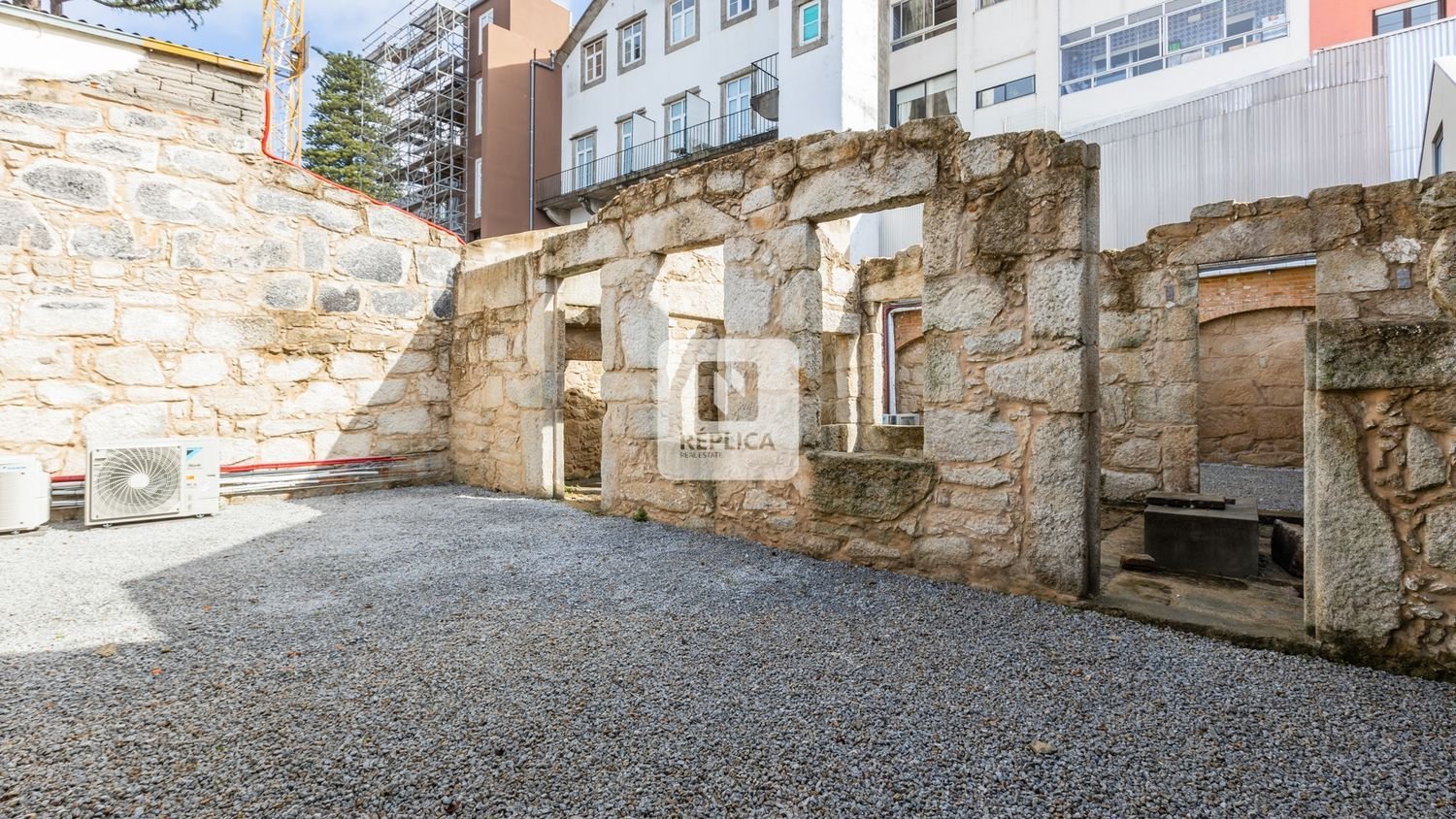 Edifício em Porto, Portugal 2393 m² N.º 146087