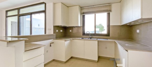 3 bedrooms Townhouse in Town Square, UAE No. 28973 4