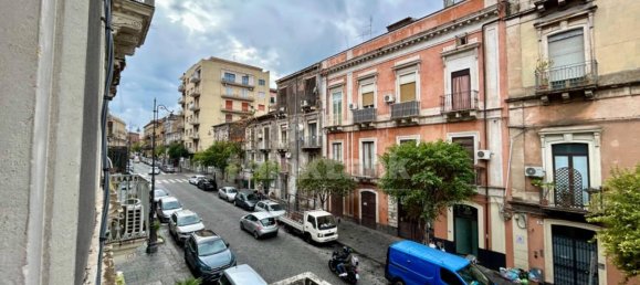 5 rooms Apartment in Catania, Italy No. 129804 9