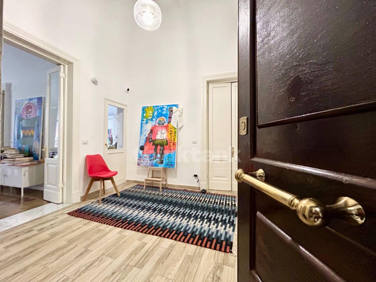 5 rooms Apartment in Catania, Italy No. 129804