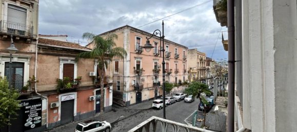 5 rooms Apartment in Catania, Italy No. 129804 8