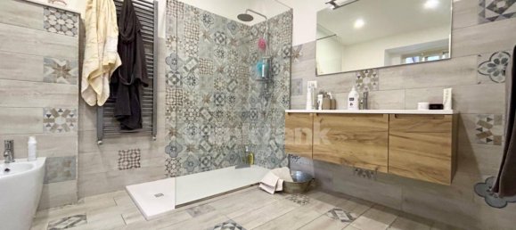 5 rooms Apartment in Catania, Italy No. 129804 27