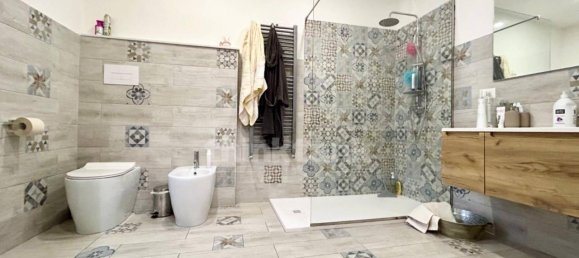 5 rooms Apartment in Catania, Italy No. 129804 28