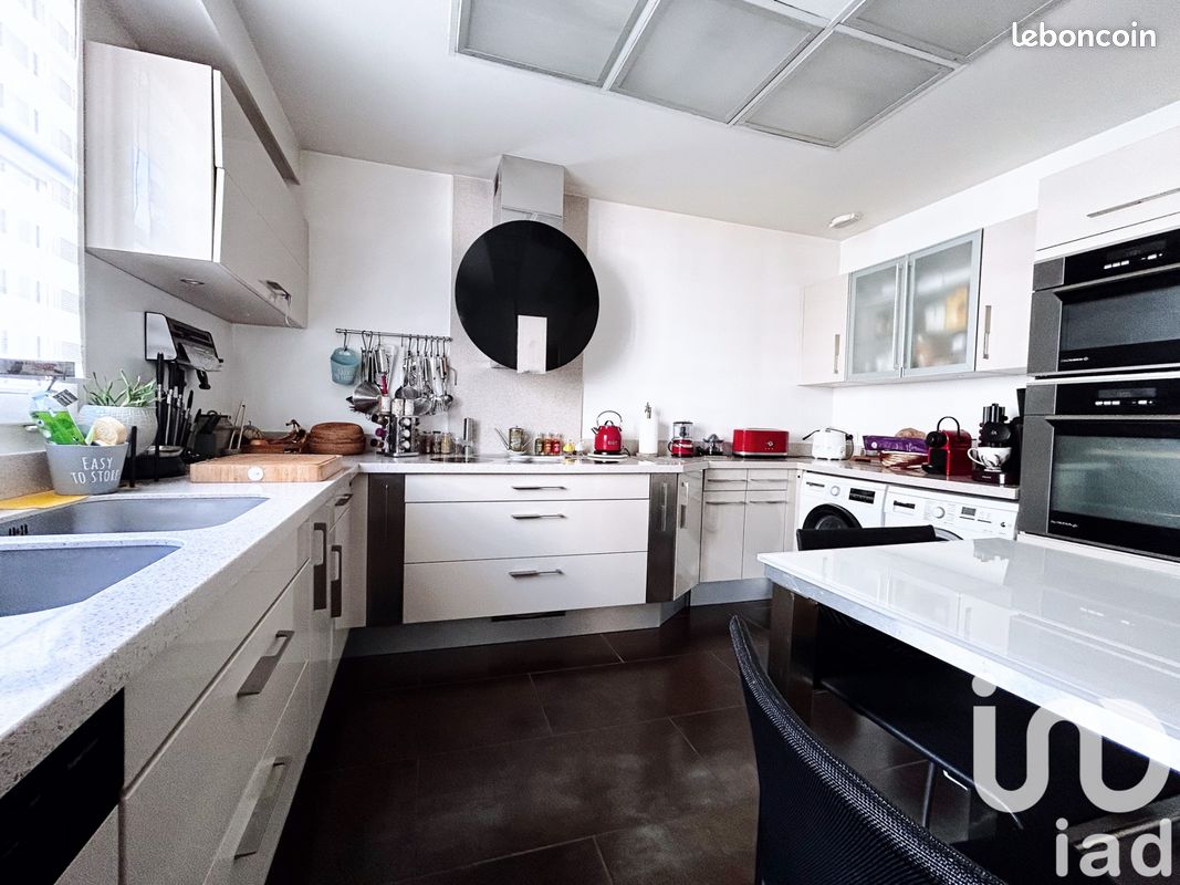 4 bedrooms Apartment in Chartres, France No. 261454