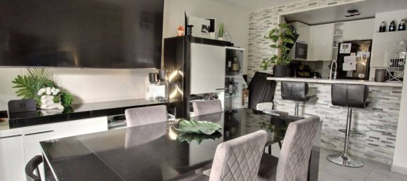 2 Schlafzimmer Wohnung in Trappes, France, Nr. 316190 2