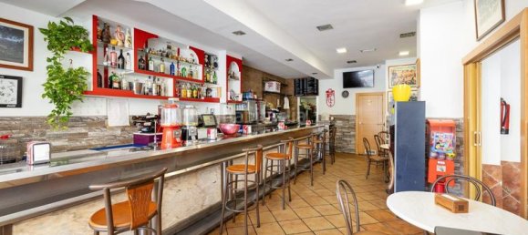 Propiedad comercial en Granada, Spain 120 m² No. 180708 4