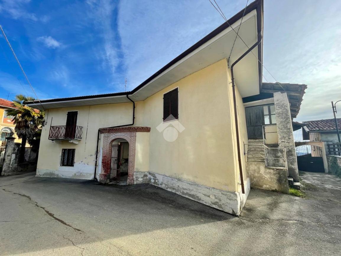 8 rooms Villa in Castelnuovo Nigra, Italy No. 18006