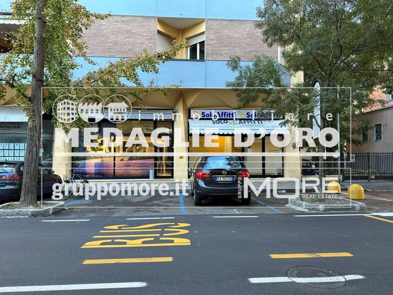 2 rooms Commercial property in Modena, Italy No. 73812