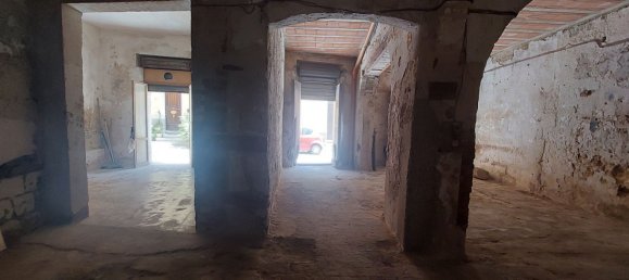 132m² Commercial property in Marsala, Italy No. 278862 3