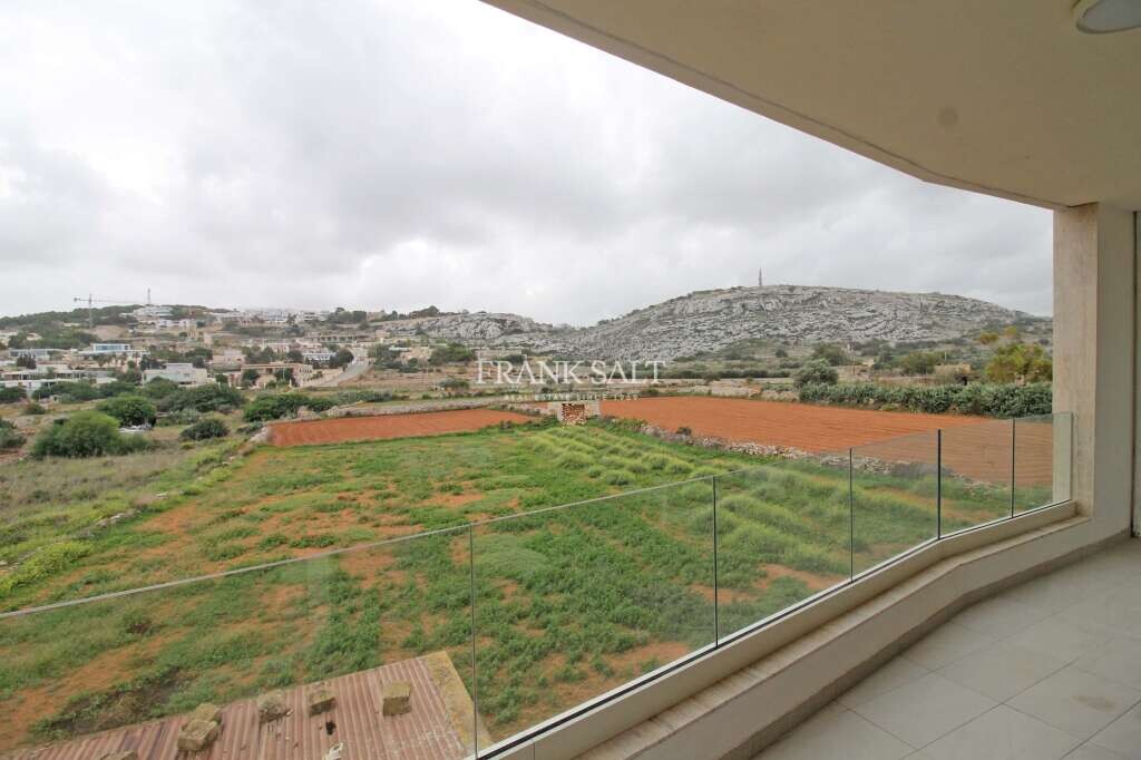 3 bedrooms Apartment in Bahar ic-Caghaq, Malta No. 4538