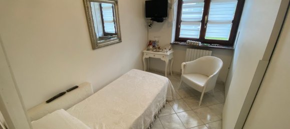 Casa de 5 habitaciónes en Monticello d'Alba, Italy No. 289404 3