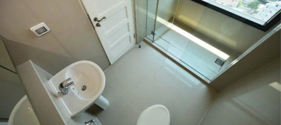 3 bedrooms Condo in Bangkok, Thailand No. 574 18