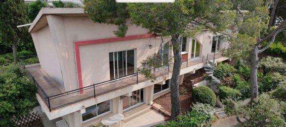 6 bedrooms Villa in Saint-Raphael, France No. 345984 12