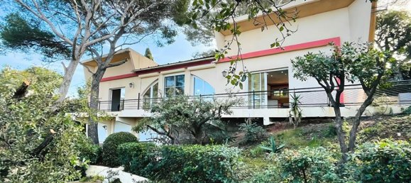 6 bedrooms Villa in Saint-Raphael, France No. 345984 9