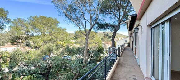 6 bedrooms Villa in Saint-Raphael, France No. 345984 2