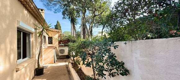 6 bedrooms Villa in Saint-Raphael, France No. 345984 3