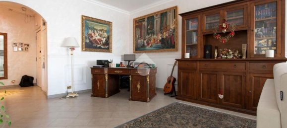 4 rooms Apartment in Rome, Italy No. 167698 7