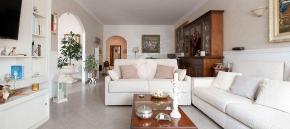 4 rooms Apartment in Rome, Italy No. 167698 10
