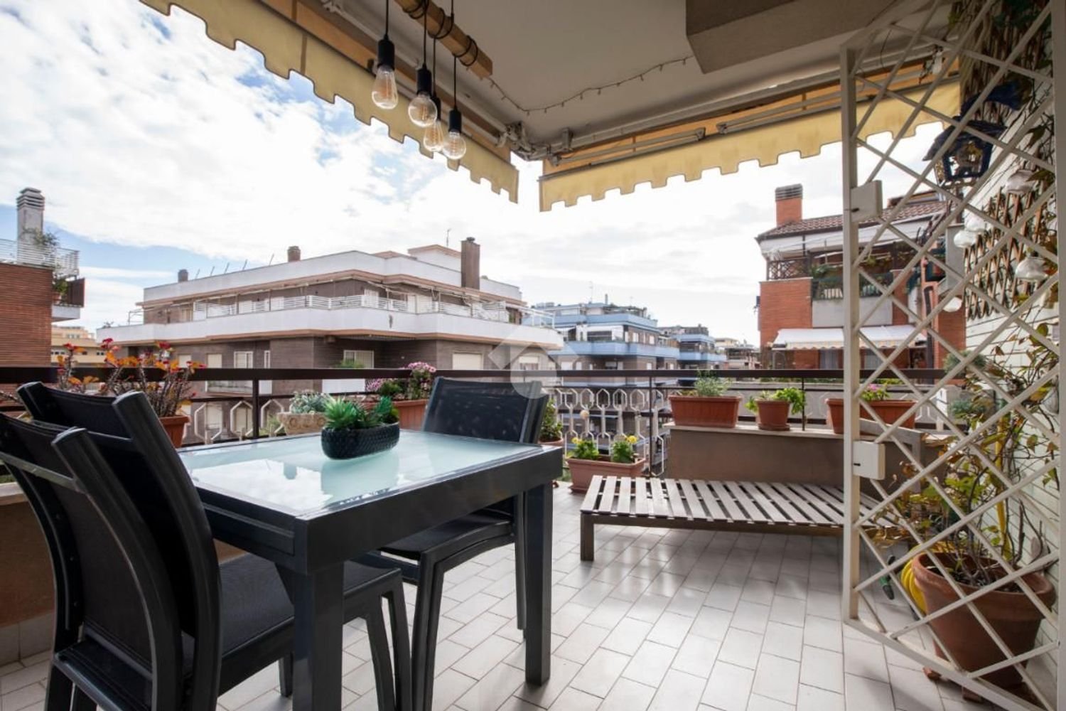 4 rooms Apartment in Rome, Italy No. 167698