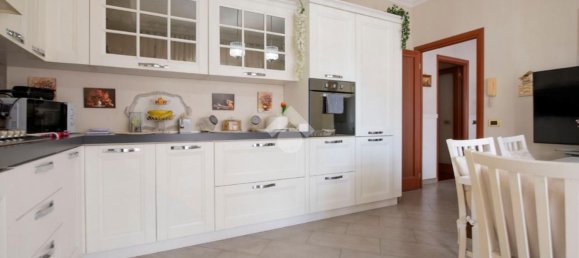 4 rooms Apartment in Rome, Italy No. 167698 17