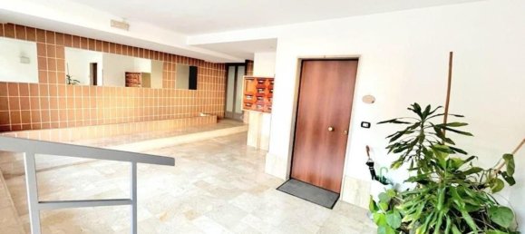 3-salle Appartement à Bari, Italy No. 268058 10