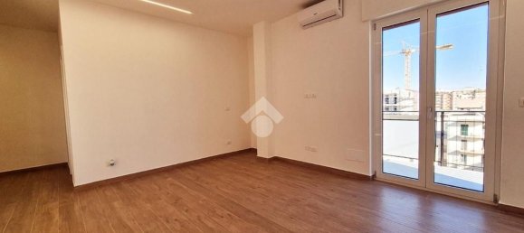 3-salle Appartement à Bari, Italy No. 268058 7