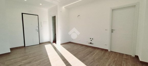 3-salle Appartement à Bari, Italy No. 268058 4