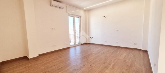 3-salle Appartement à Bari, Italy No. 268058 14