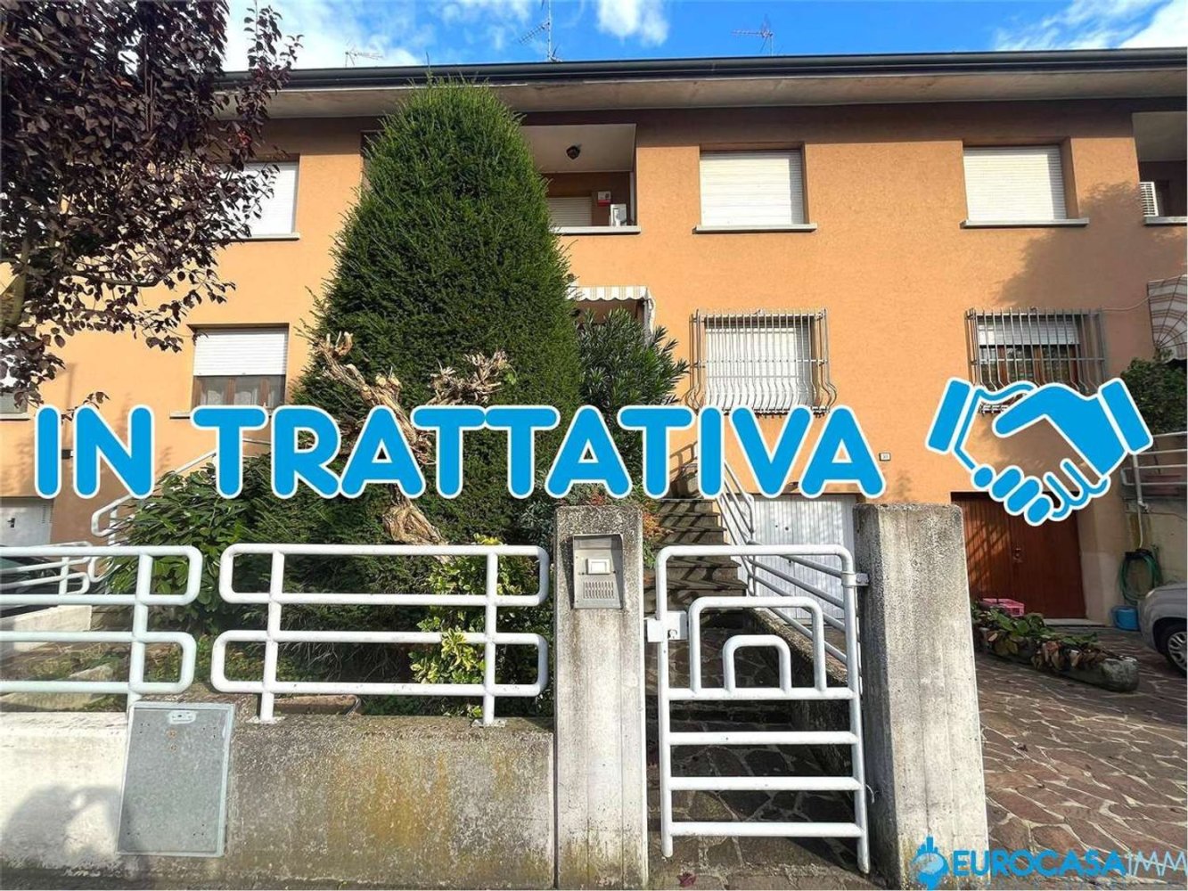 5 rooms House in Rolo, Italy No. 59562