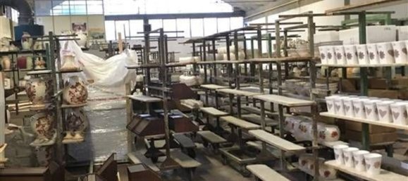 220m² Warehouse in Lucca, Italy No. 135109 6