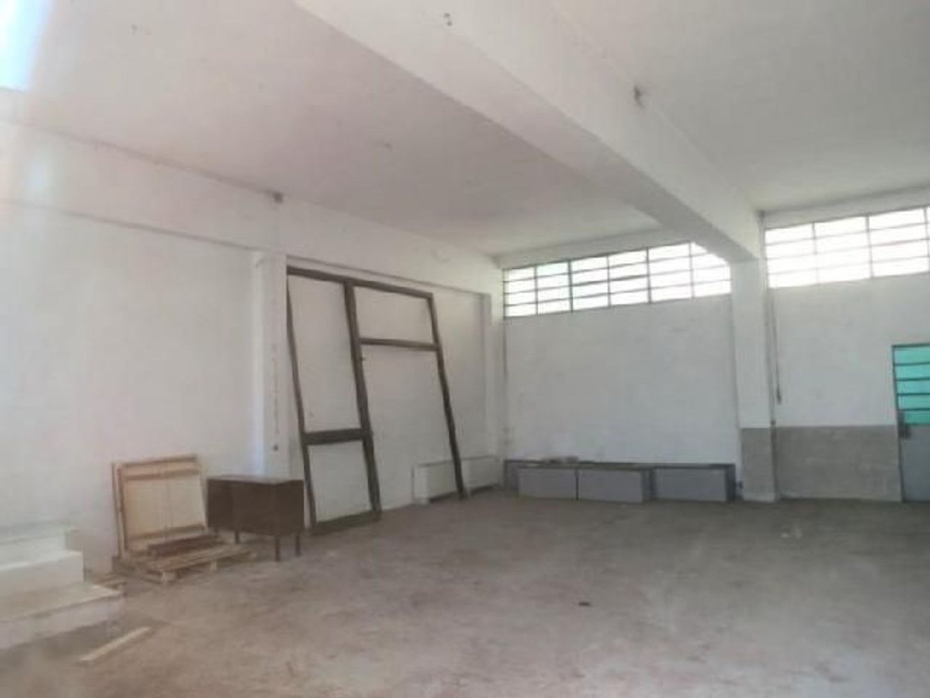 220m² Warehouse in Lucca, Italy No. 135109