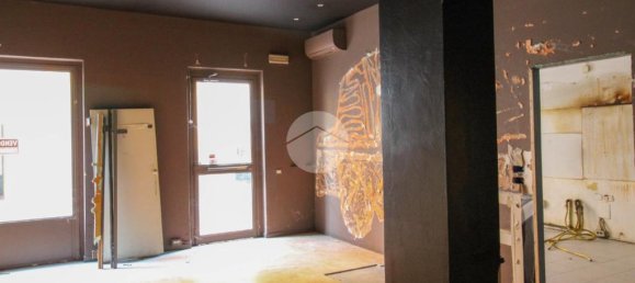 Propiedad comercial de 3 habitaciónes en Codogno, Italy No. 222979 5
