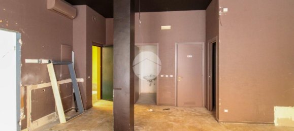 Propiedad comercial de 3 habitaciónes en Codogno, Italy No. 222979 10