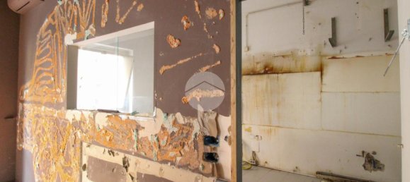 Propiedad comercial de 3 habitaciónes en Codogno, Italy No. 222979 6