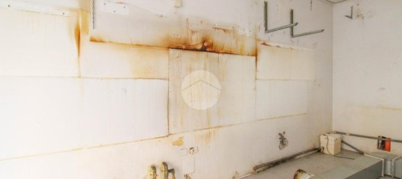 Propiedad comercial de 3 habitaciónes en Codogno, Italy No. 222979 2