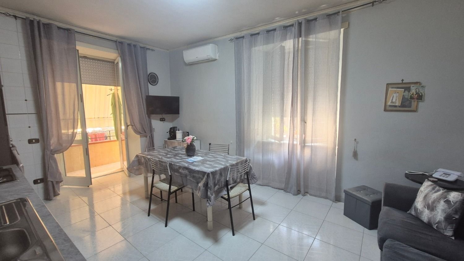 Квартира с 3 спальнями в Неаполь, Италия № 339421