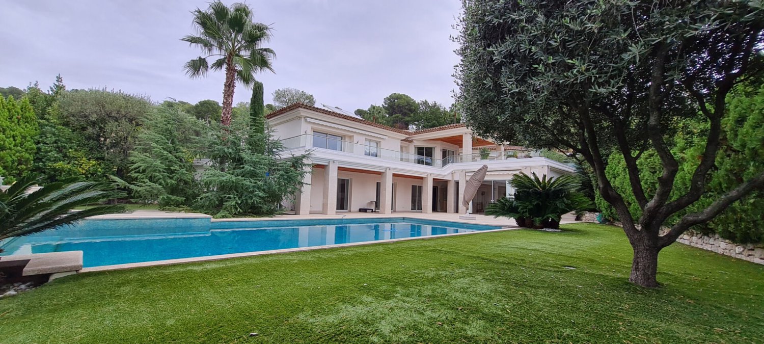 5 bedrooms Villa in Mougins, France No. 334631