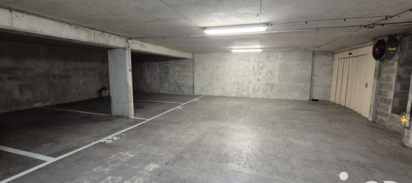 13m² Parking in Paris, France No. 291260 2